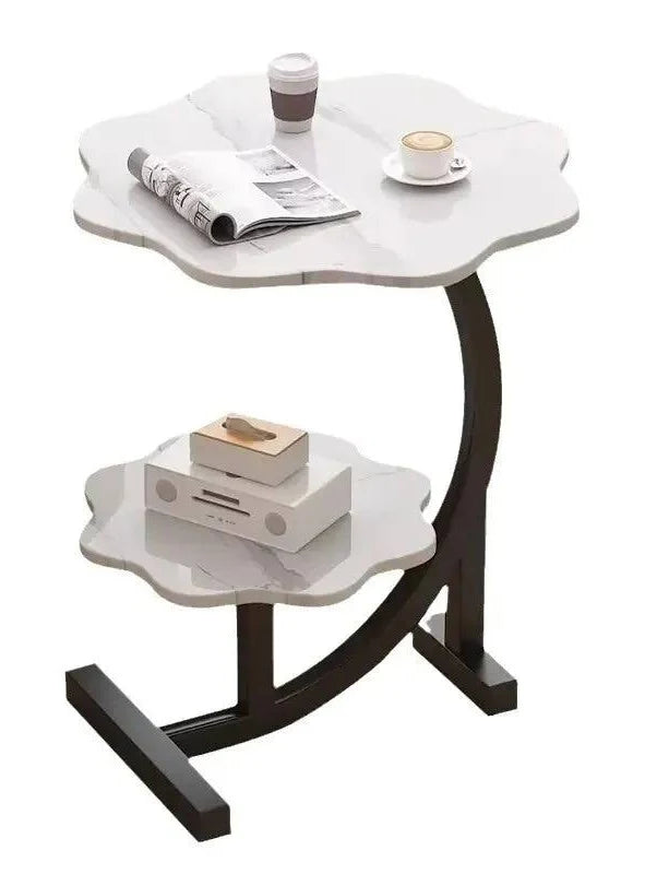 Masuta moderna cu doua rafturi in forma de floare, blat 40 cm si cadru metalic auriu, design elegant 60 cm inaltime
