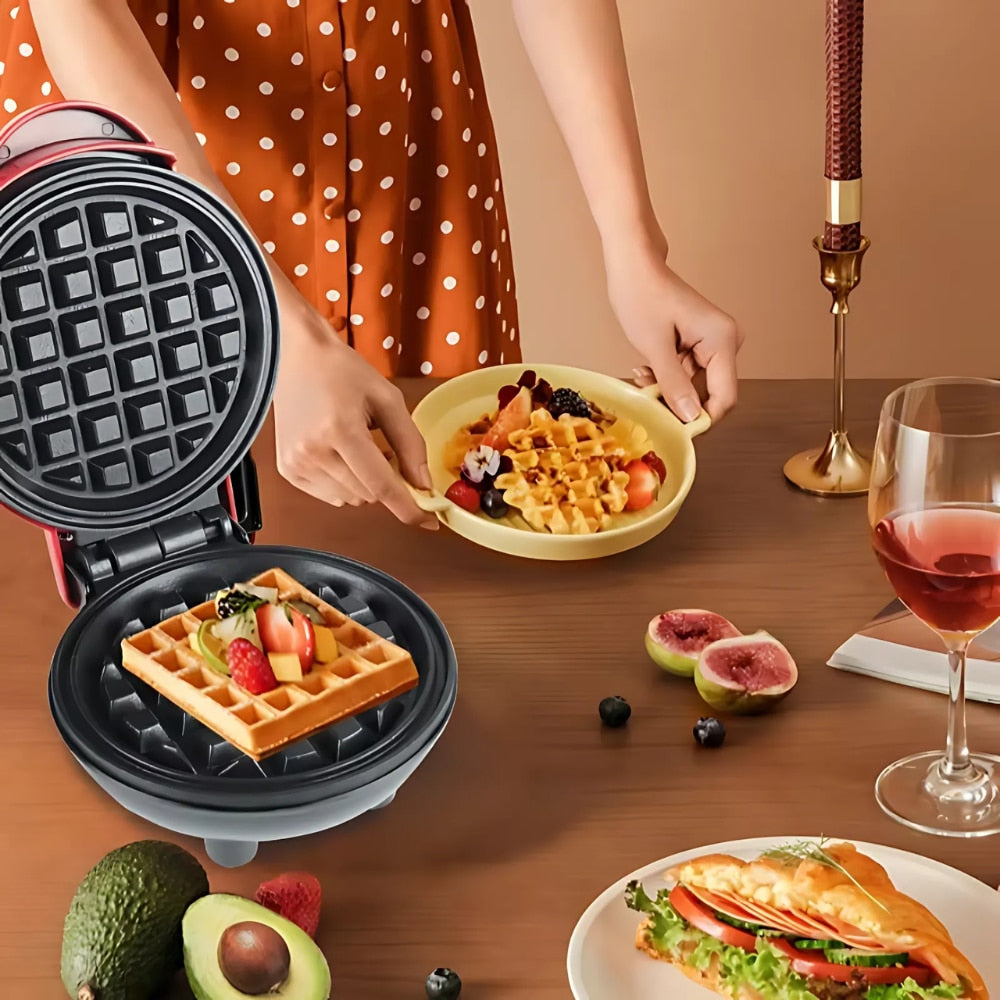 Mini aparat de facut vafe/gofre, invelis antiaderent, protectie supraincalzire, indicator luminos