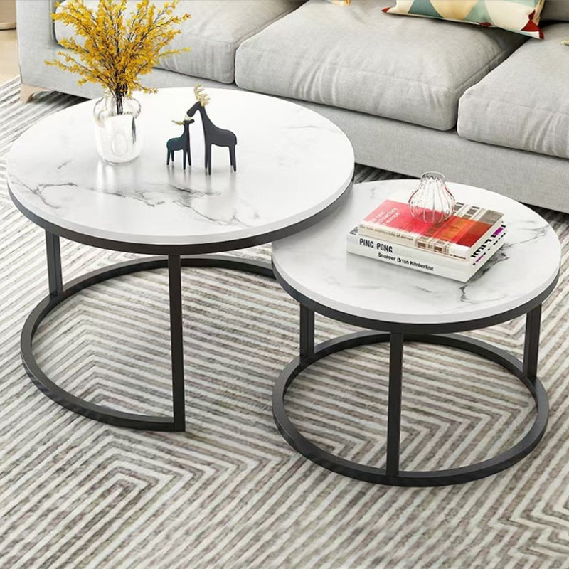 Set 2 masute rotunde de cafea cu efect de marmura, blat MDF, cadru metalic auriu, 70x45 cm si 50x38 cm